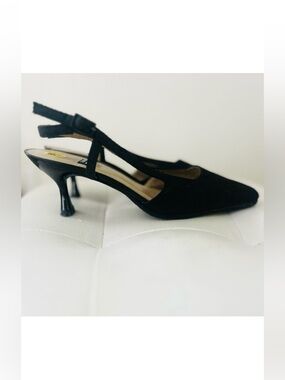 Stuart Weitzman Black Slingback Square Toe Kitten Heels BNWT Size 5.5